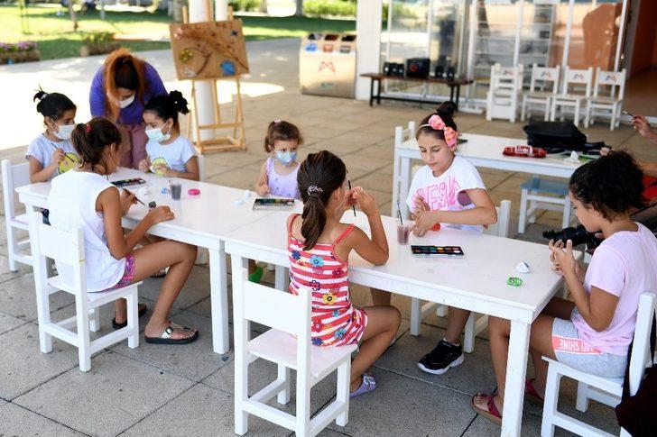 Mersin Büyükşehir Belediyesinden çocuklara ‘Taş Boyama Atölyesi’ G5