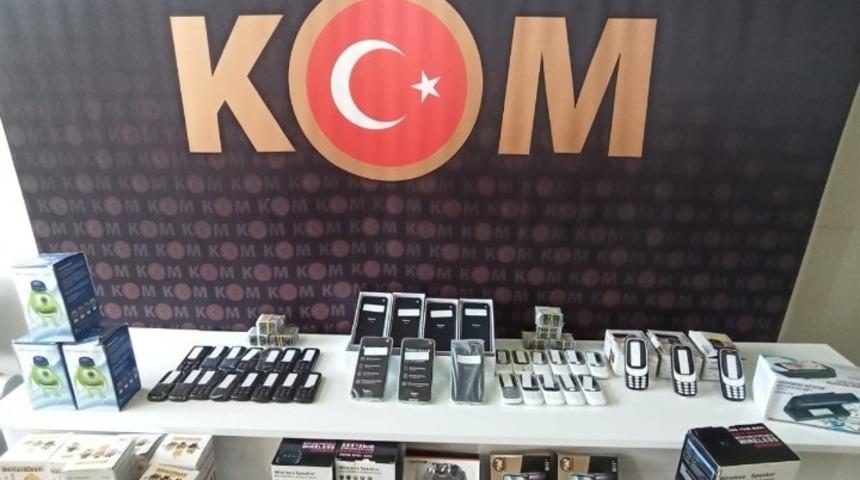 Nazilli’de kaçak telefon operasyonu