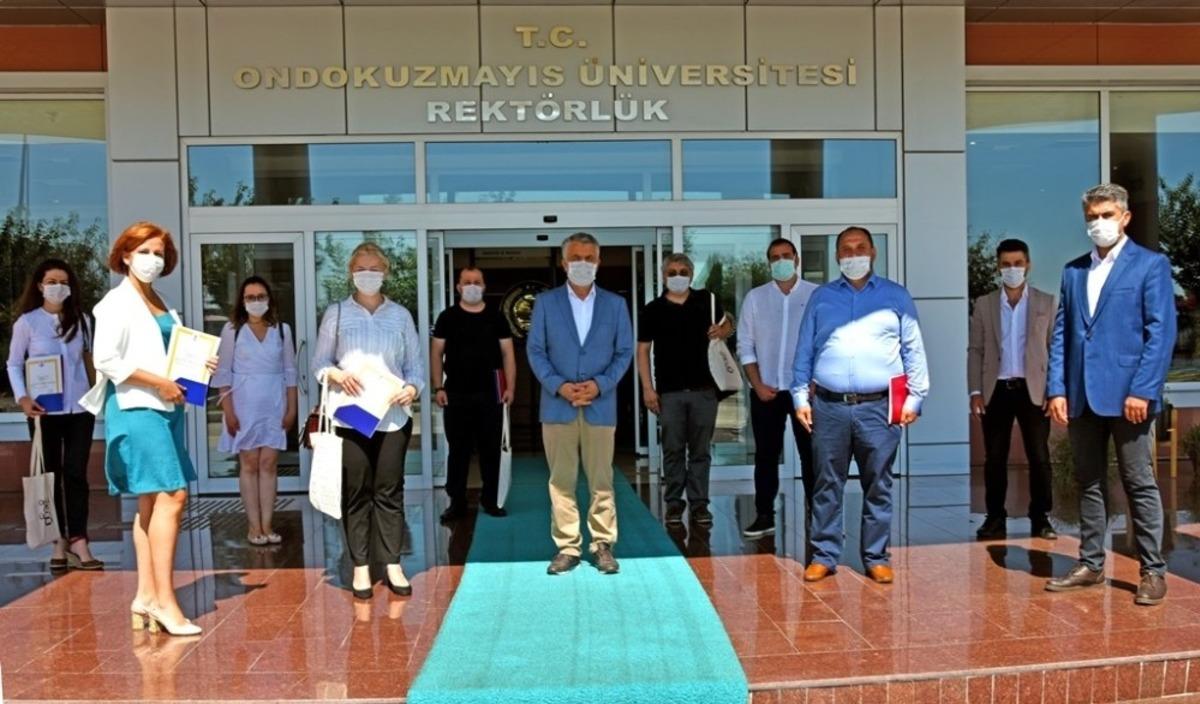 Rekt&ouml;r Bilgi&ccedil;&rsquo;ten akademisyenlere: &ldquo;Sizlerden &lsquo;d&uuml;r&uuml;st kalma&rsquo; s&ouml;z&uuml; istiyorum&rdquo;