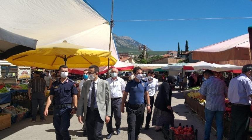 Kaymakam pazarda  korona vir&uuml;s tedbirlerini denetledi