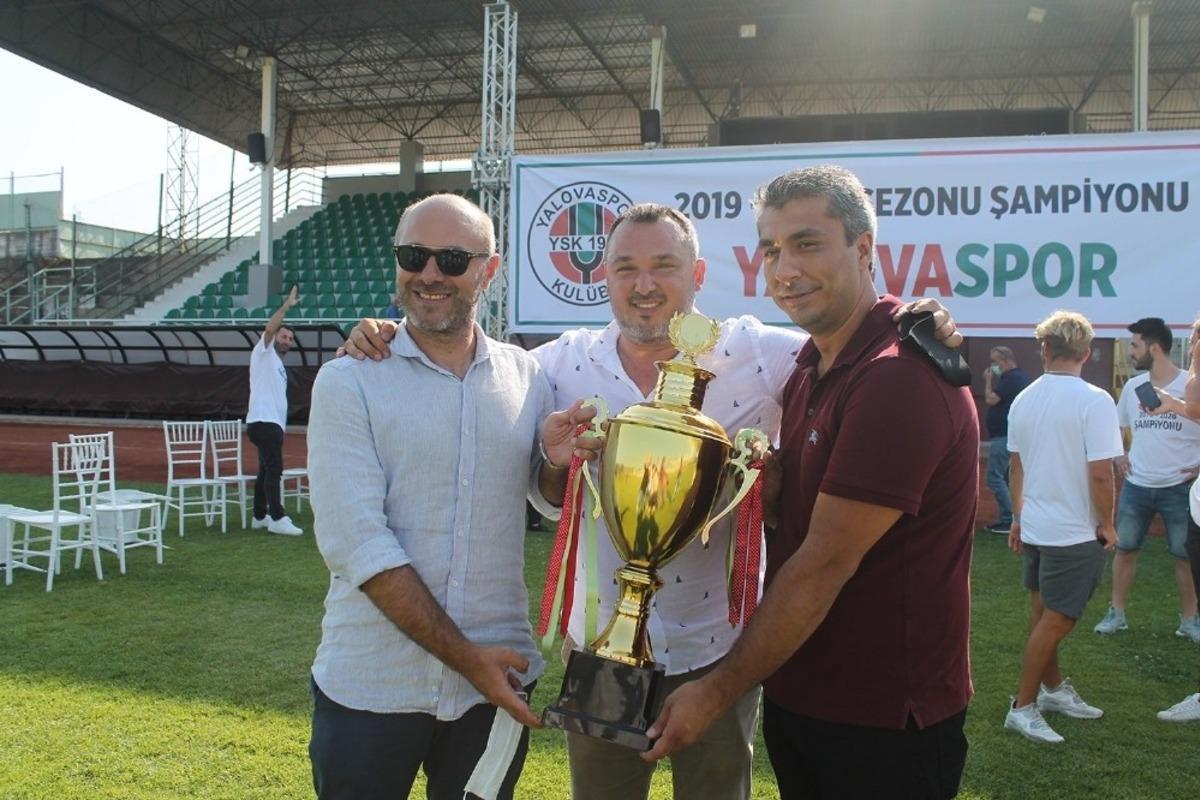 Yalovaspor kupasına kavuştu