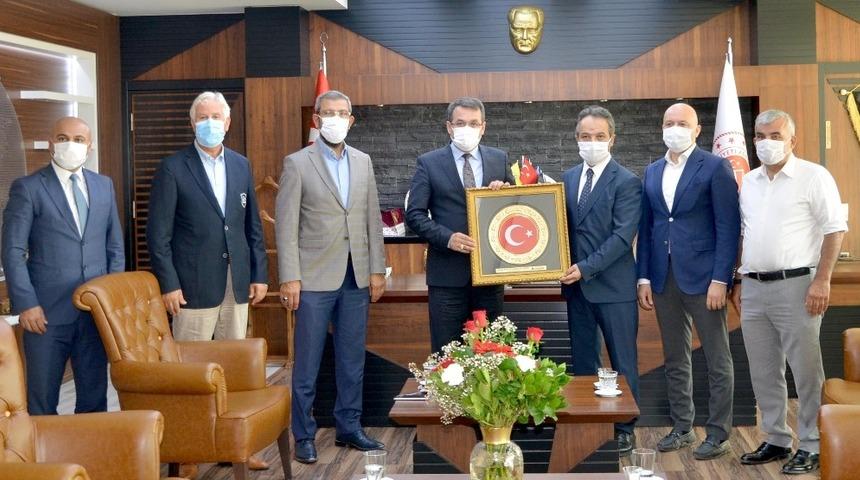 Y&uuml;k&uuml;ml&uuml;lere &lsquo;İş makinesi operat&ouml;rl&uuml;ğ&uuml; eğitimi&rsquo; verilecek