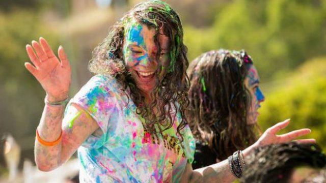 İzmir rengarenk boyandı