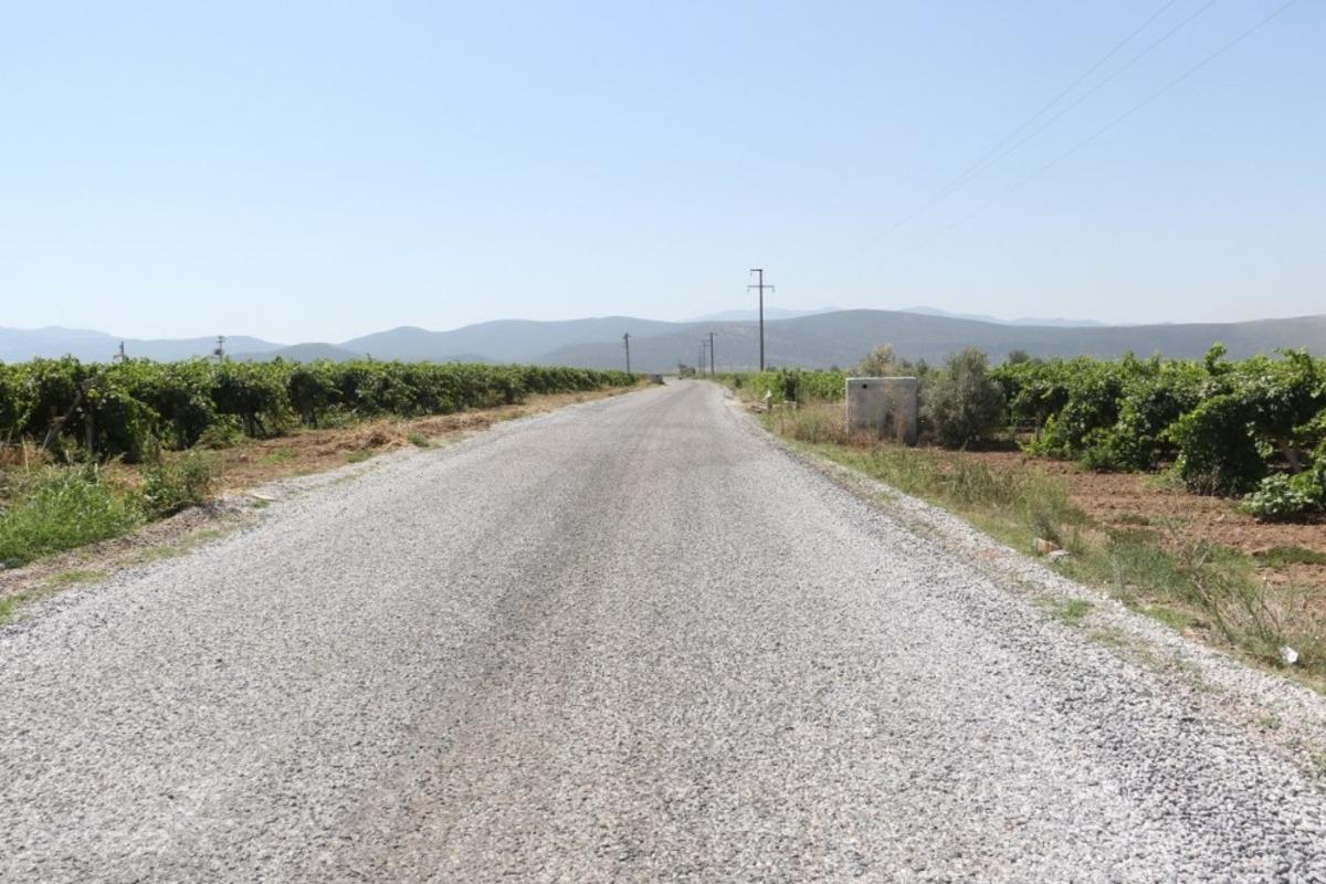 Manisa&rsquo;da b&uuml;y&uuml;k &ouml;neme sahip yolda sathi kaplama &ccedil;alışması