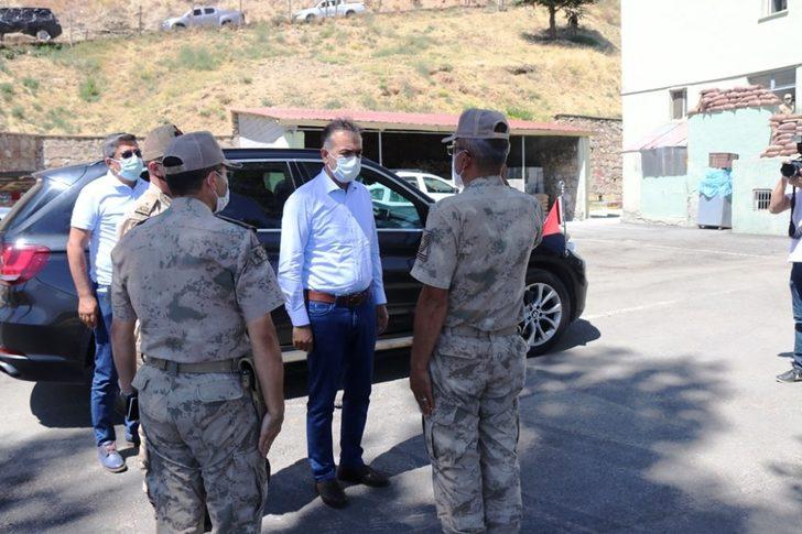 Vali Çağatay, deprem bölgesindeki muhtarlarla bir araya geldi G2