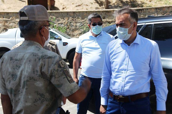 Vali Çağatay, deprem bölgesindeki muhtarlarla bir araya geldi G3