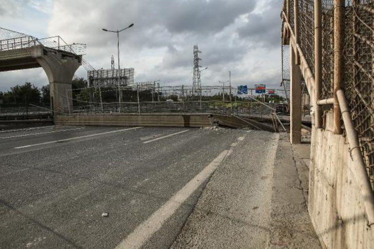 Eyüpsultan'da üst geçit çöktü! Çok sayıda ekip sevk edildi G2