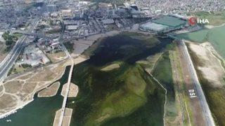 Büyükçekmece Gölü’nde korkutan görüntü! Su seviyesi yüzde 30 seviyelerine düştü