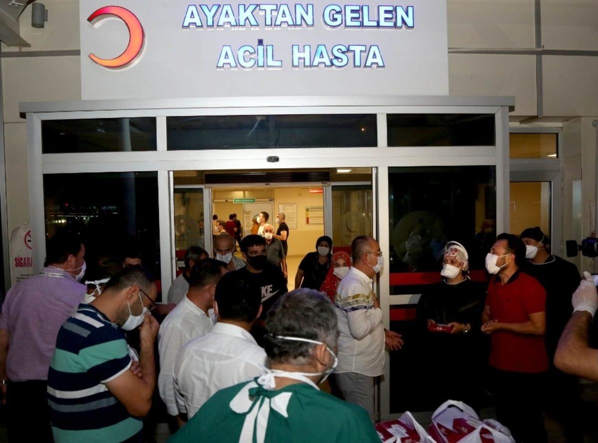 Başkan Kavuş&rsquo;tan sağlık &ccedil;alışanlarına destek ve moral ziyareti