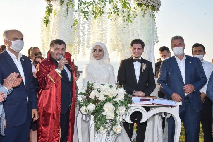 Belediye Başkanı oğlunun nikahını kıydı G1
