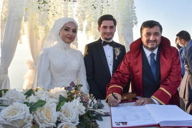 Belediye Başkanı oğlunun nikahını kıydı G2