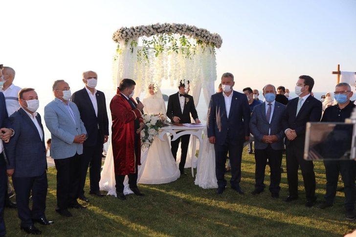 Belediye Başkanı oğlunun nikahını kıydı G3