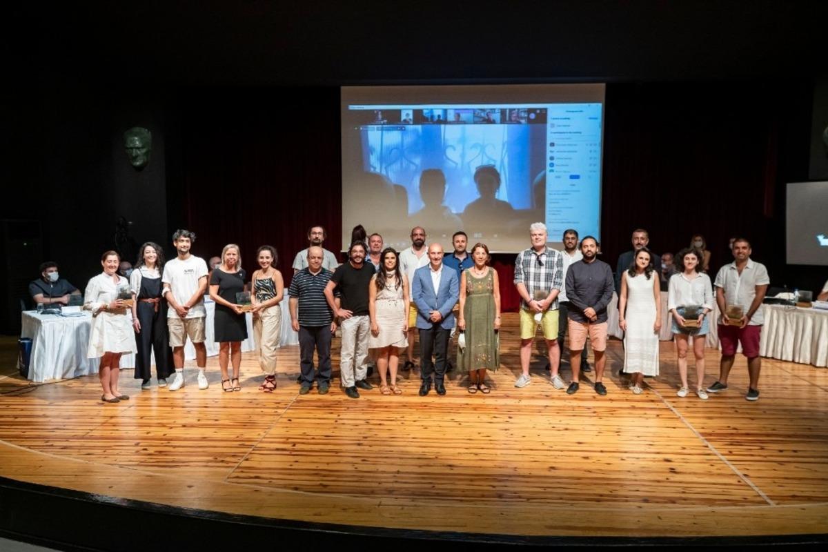 Başkan Soyer Olivelo Fikir Projesi&rsquo;nin &ouml;d&uuml;l t&ouml;reninde konuştu