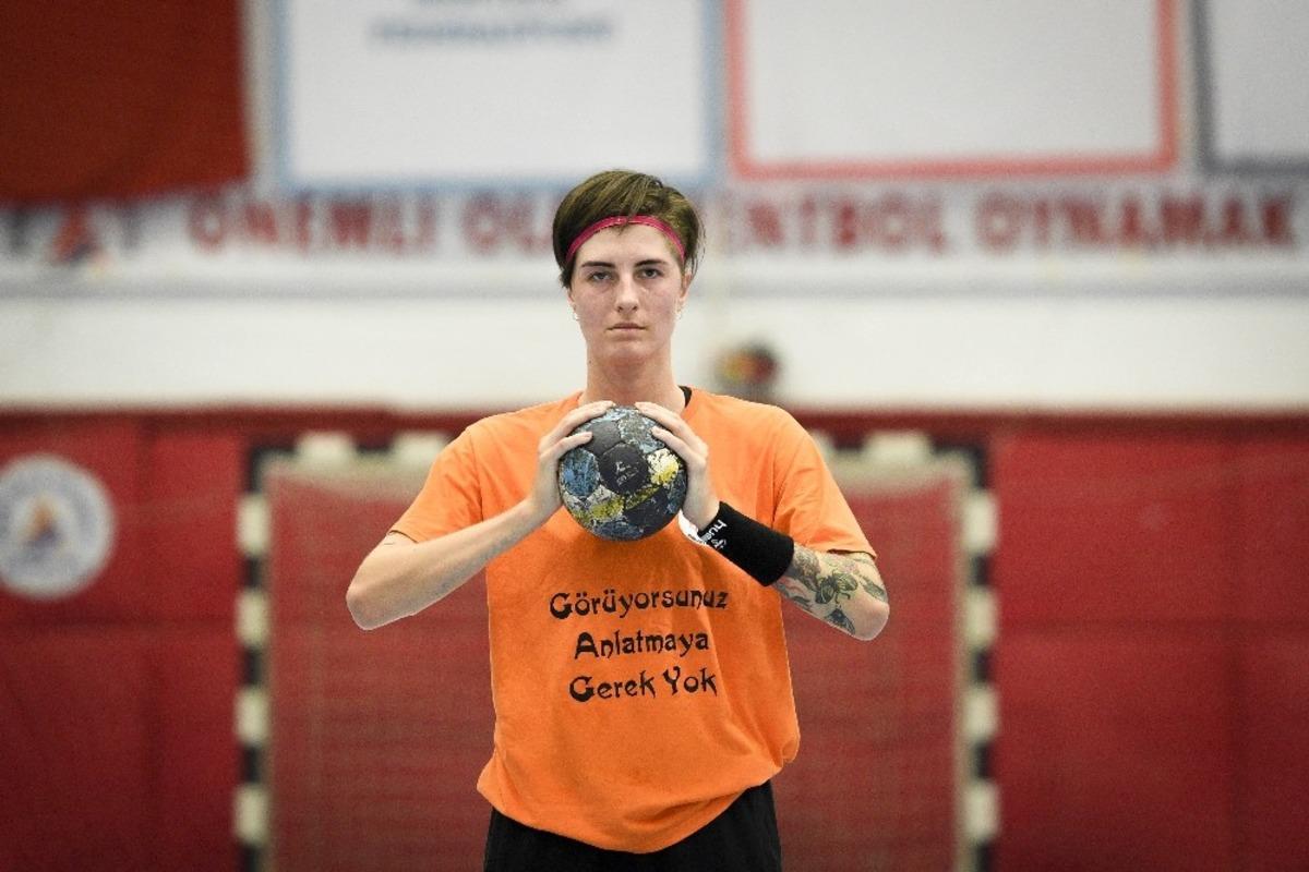 Darina, takımla antrenmanlara başladı