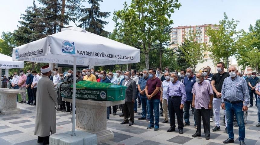 &Uuml;nl&uuml; turizmci Eğlencelioğlu son yolculuğuna uğurlandı