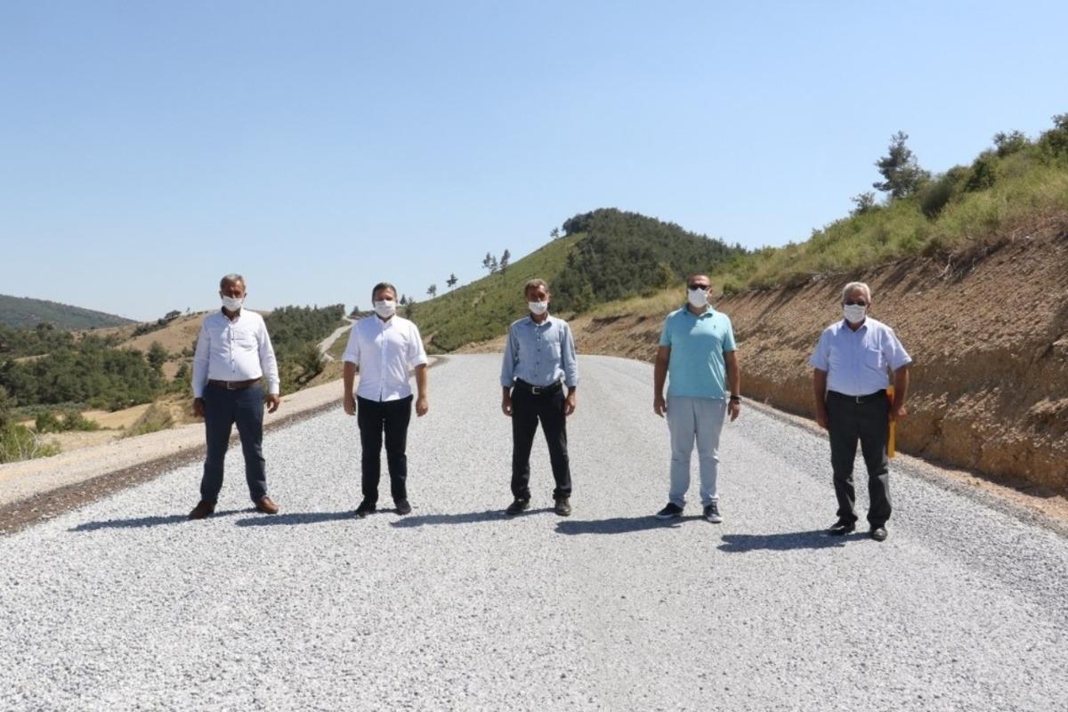 Muhtarlar yol &ccedil;alışmasından memnun