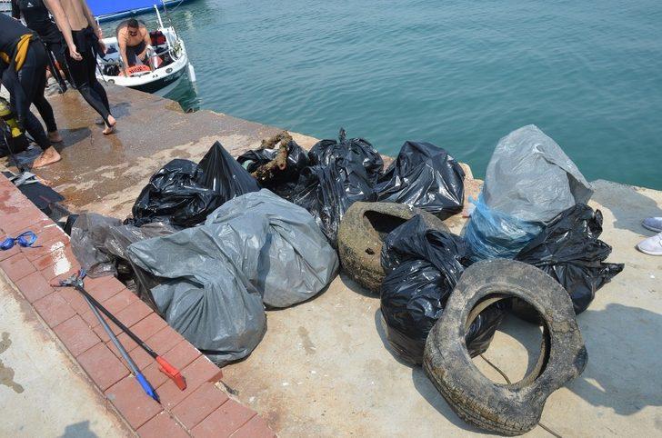 Didim’de deniz dibinde temizlik yapıldı G1