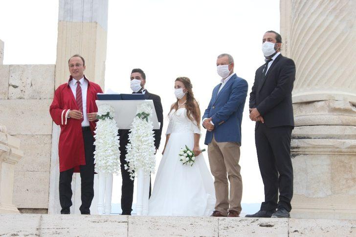 13 asır sonra antik kentte ilk nikah kıyıldı G1