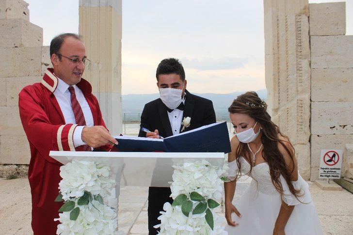 13 asır sonra antik kentte ilk nikah kıyıldı G5