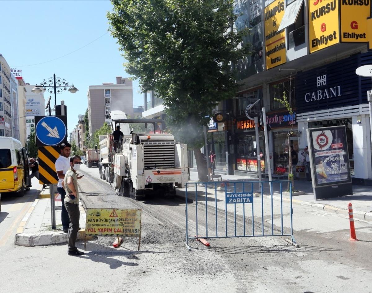 Maraş Caddesi&rsquo;nde yenileme &ccedil;alışmaları başladı
