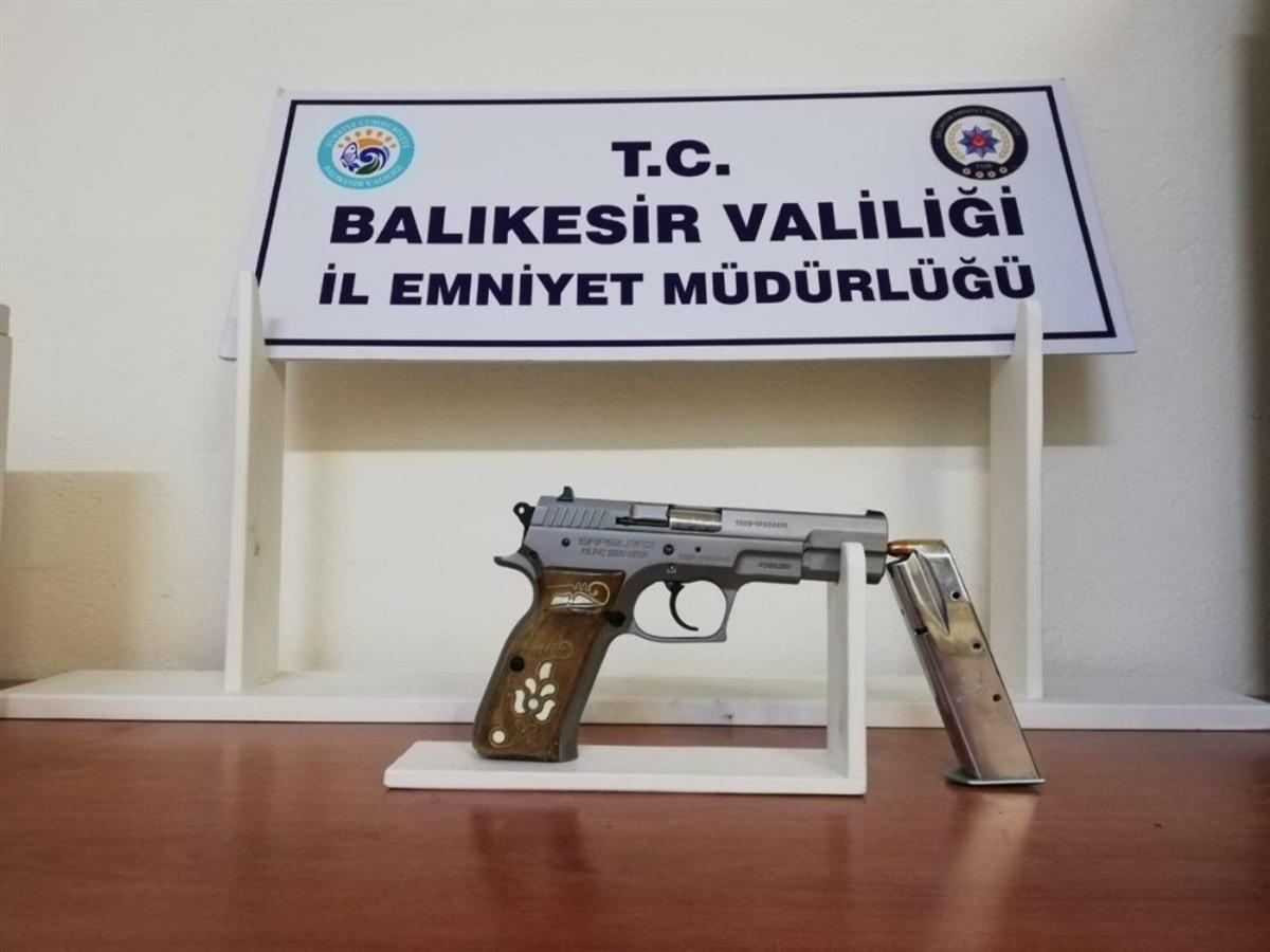 Balıkesir&rsquo;de polis son 1 ayda 19 silah yakaladı