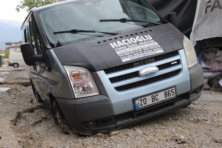 Denizli’de yağış hayatı olumsuz etkiledi G2