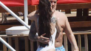 Burcu Kıratlı Sinan Akçıl'ı öpmeye doyamadı 