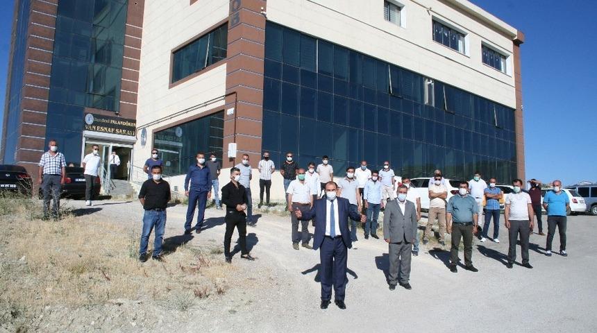 Başkan Berge: &ldquo;İş yeri 6 aydır kapalı olan esnafımıza asgari &uuml;cret desteği sunulmalı&rdquo;