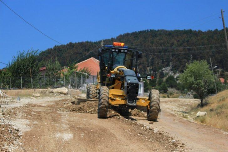 Kuzca’da yol bakım onarım çalışması G1