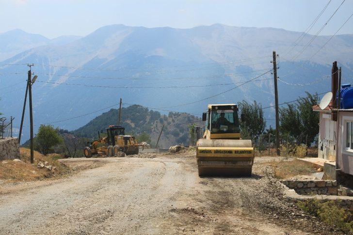 Kuzca’da yol bakım onarım çalışması G3