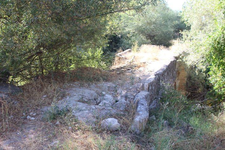 Definecilerin hedefi olan tarihi Asar Köprüsü yıkılma tehlikesi ile karşı karşıya G4