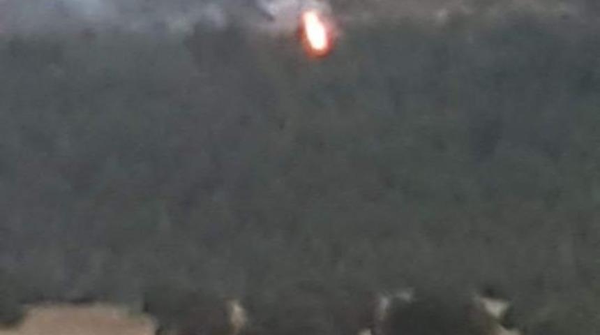 Yıldırım d&uuml;şme anı fotoğraf karesine yansıdı