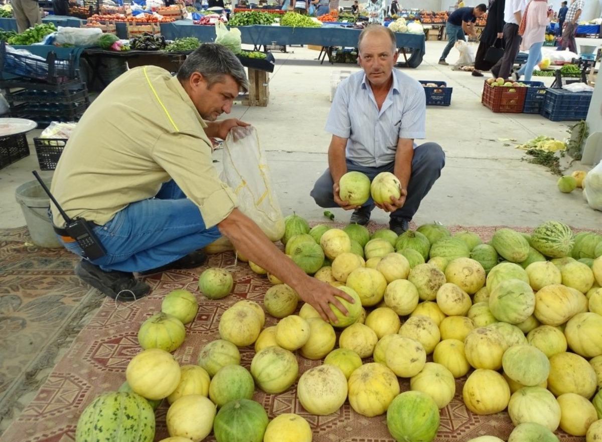 Hisarcık&rsquo;ta yerli kavun tezgaha indi