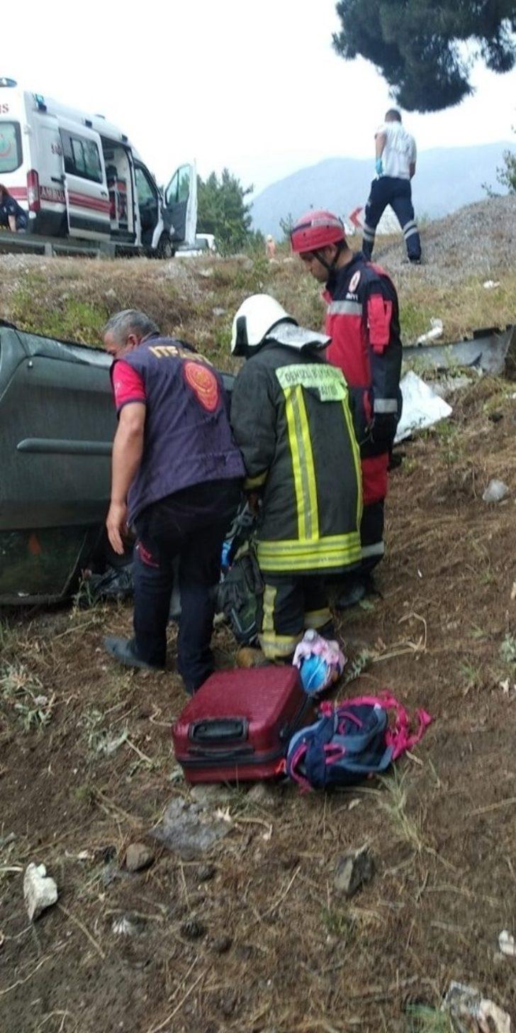 Yağmurlu hava kazaya neden oldu: 3 yaralı G3