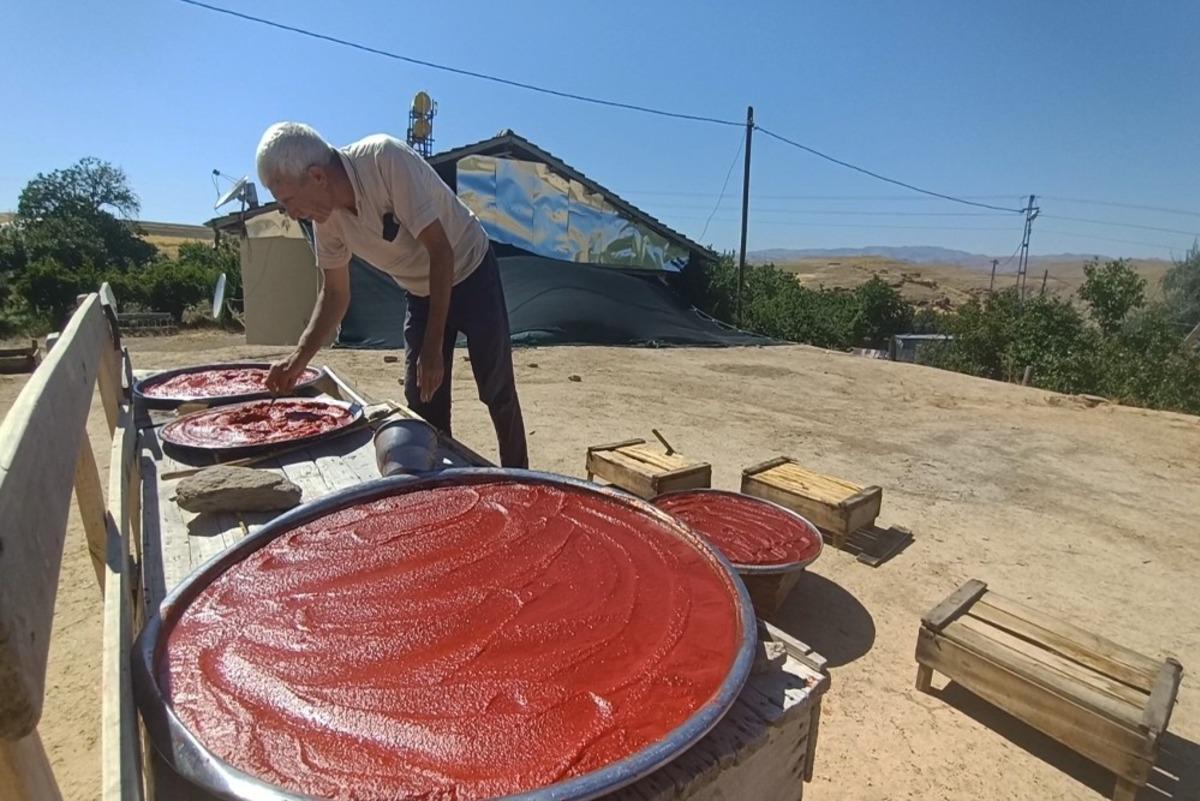 Elazığ&rsquo;da odun ateşinde sal&ccedil;a mesaisi başladı