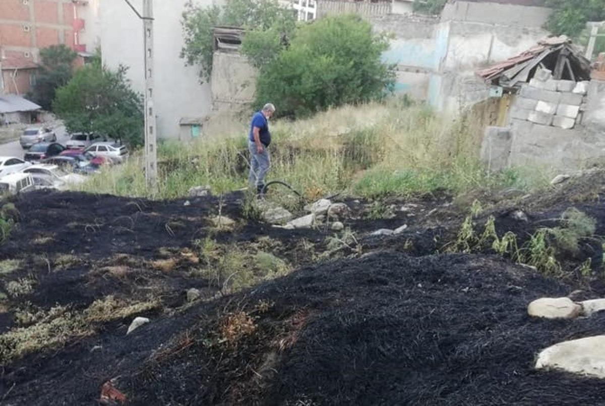 Havai fişek yangın &ccedil;ıkardı