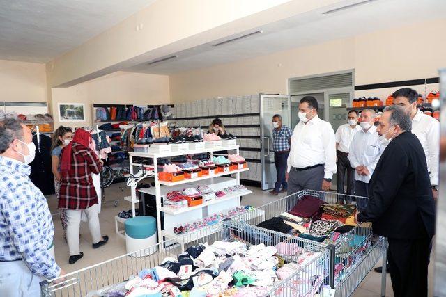 Hayra a&ccedil;ılan kapı &lsquo;Hayır &Ccedil;arşısı&rsquo; 1