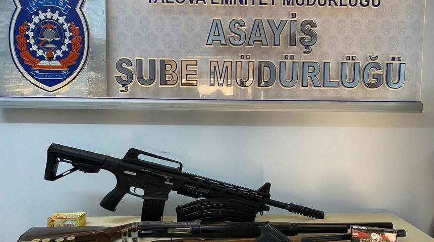 Yalova polisinden ruhsatsız silah operasyonu