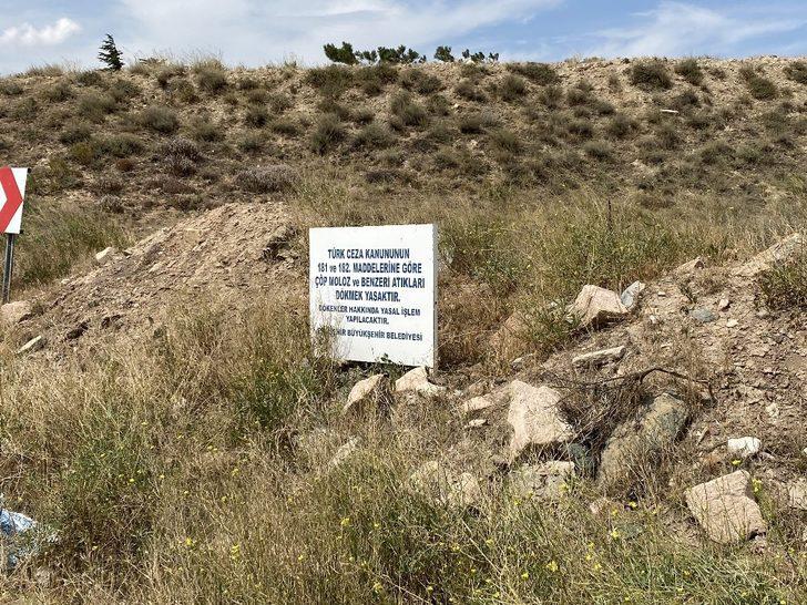 Sarıcakaya yolu çöp ve moloz yığınlarından kurtulamıyor G3