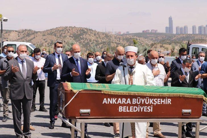 Bakan Soylu, Düzce Belediye Başkanı Faruk Özlü’yü acı gününde yalnız bırakmadı G4