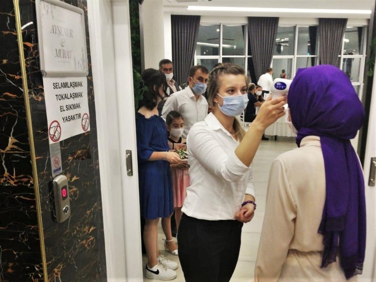 D&uuml;ğ&uuml;n salonlarına korona denetimi