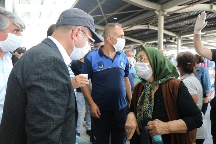 CHP, sıcakların bunalttığı Kırşehir’de, Pazar esnafına limonata dağıttı G2