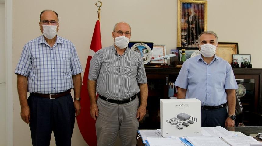 Başkan Yiğen eğitim camiasına drone hediye etti