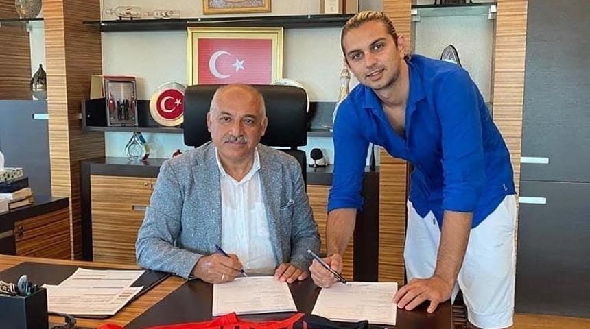 Gaziantep FK, kaleci Çağlar Şahin Akbaba ile 4 yıllık sözleşme imzaladı