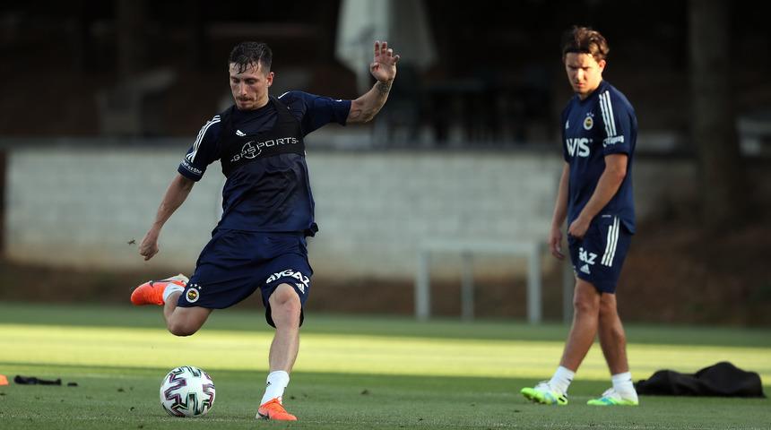 Fenerbahçe'de hazırlıklar devam ediyor