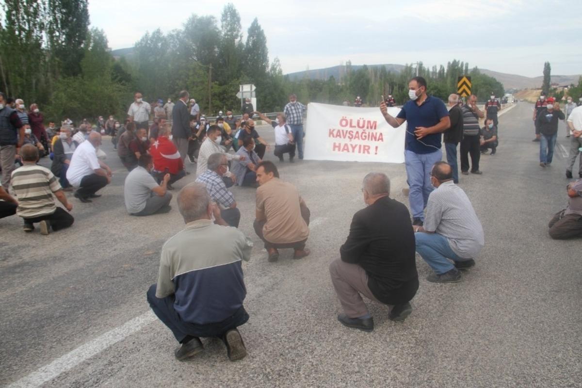 &Ouml;l&uuml;ml&uuml; kazanın ardından mahalle sakinlerinden alt ge&ccedil;it eylemi