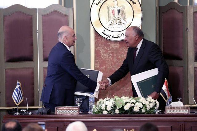 Yunanistan Dışişleri Bakanı Nikos Dendias ve Mısır Dışişleri Bakanı Sameh Shoukry