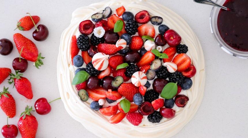 Yaz meyveleriyle yapılan 3 lezzetli ve hafif tatlı tarifi! Sıcaklarda çok iyi gelecek...