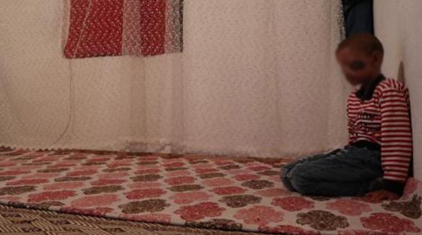 Cilt kanseri 8 yaşındaki Salih, gün ışığına çıkamıyor! Baba İğneci'den yetkililere çağrı