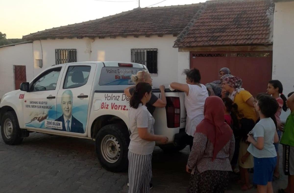 Başkan Bilgin &ouml;nc&uuml;l&uuml;k etti İzmir&rsquo;den Saruhanlı&rsquo;ya yardım eli uzandı